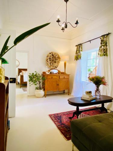 Die Kuierhuis - Central Stay, Local Hosts & Genuine Vibes Die Kuierhuis - Central Stay, Local Hosts & Genuine Vibes