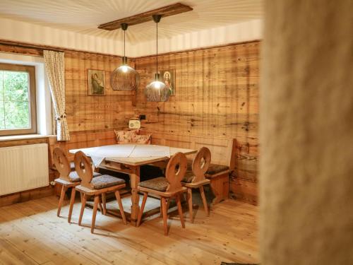 Holiday Home bergGlück by Interhome (Holiday Home bergGluck by Interhome) in Spiss