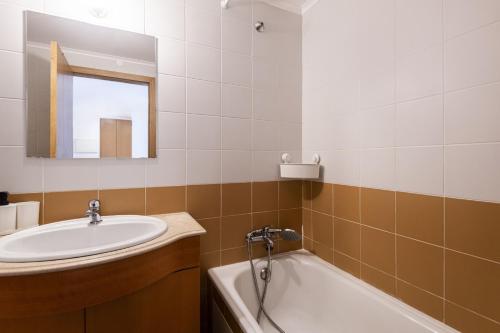 Olaias Design by Homing Olaias Design by Homing