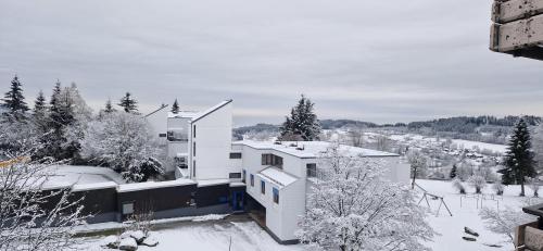 Pools, Sauna und Balkon mit Panoramablick