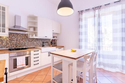 Viola's Luxury House, Palermo