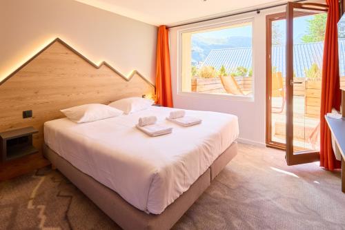 Double Room with Mountain View