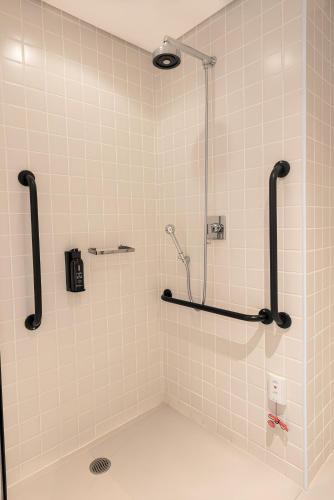 Premium PwD Disability Access - 1 King Bed room in Intercity Tatuapé