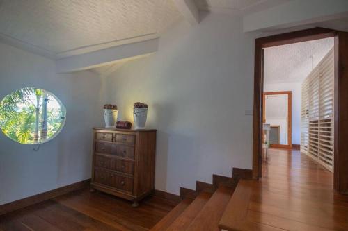 Mansão Imponente com Seis Suítes a 1min das Areias Praia da Ferradura Por Luxury Rentals (Mansao Imponente com Seis Suites a 1min das Areias Praia da Ferradura Por Luxury Rentals) in plaža Ferradura