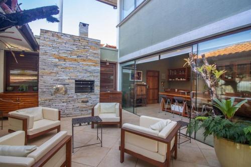 Mansão Imponente com Seis Suítes a 1min das Areias Praia da Ferradura Por Luxury Rentals (Mansao Imponente com Seis Suites a 1min das Areias Praia da Ferradura Por Luxury Rentals) in plaža Ferradura