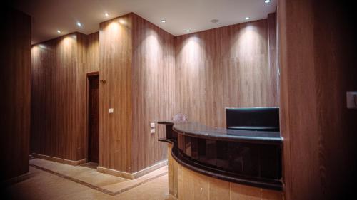 Rotana Palace Suites - image 6