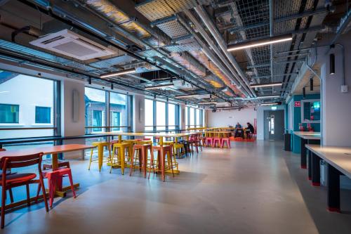 Faciliteter, Clink i Lár (Clink i Lar) in Dublin