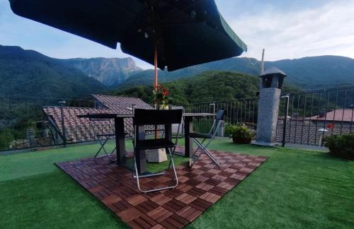 Casa Vacanze Al Colletto - Con terrazza panoramica in centro storico - Vagli di Sotto