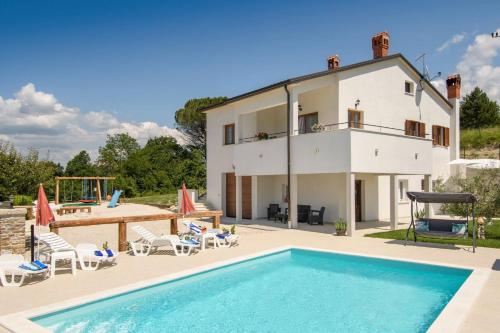 Activity villa Montebello with pool in Motovun