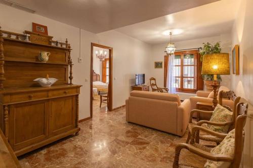 Santa Cruz Refinadores Suite by Valcambre, Seville