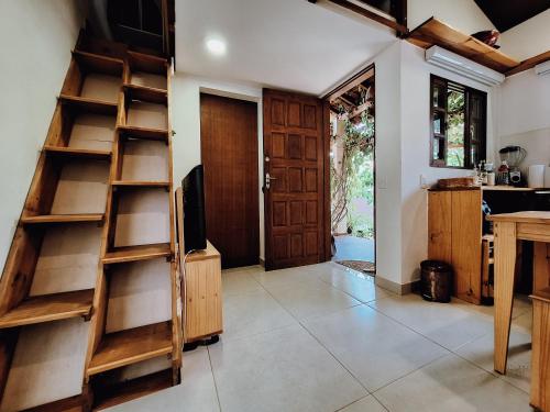 Casa rústica prox praias piscina aquecida e sauna (Casa rustica prox praias piscina aquecida e sauna) in Fundao