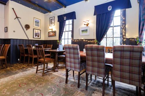 Village Inn - image 2