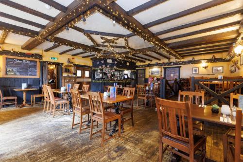 餐廳, 鄉村旅館 (Village Inn) in 阿羅查