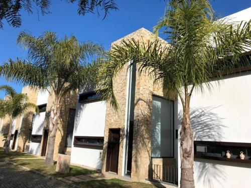  Modern Luxury Townhouse 3 Bedroom Townhouse Olhos de Agua Communal pool AT03, Unterkunft in Olhos de Água