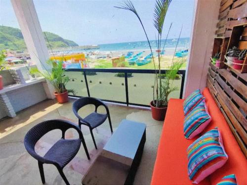 100m2 Front Beach private apartment