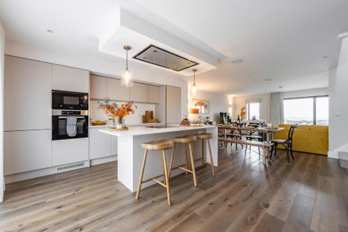 Porth Beach Villa Porth Beach Villa