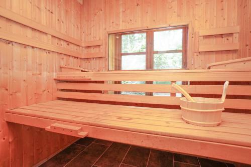 Szauna, Exklusives Reetdach-Ferienhaus mit Sauna, Whirlpool & Privatgarten - bis 10 Personen in Gnarrenburg
