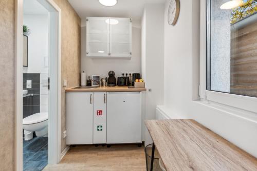 Vorstadtoase - Apartment für 2 Personen mit Smart TV, Parken, eigenen Bad, Netflix - Nähe BER