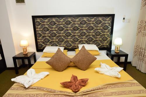 2 queen beds