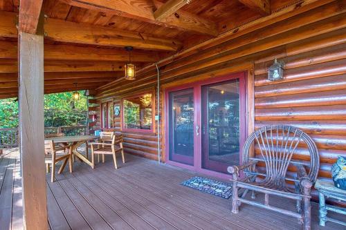 Hot Tub~Views~Hiking~Private in Lake Junaluska, USA
