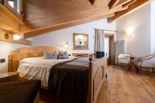 Deluxe Triple Room image 10