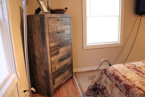 Charming 2 bedroom Retreat minutes from Downtown Charming 2 bedroom Retreat minutes from Downtown