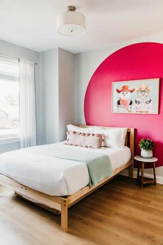Designer~8 mins 2 Broadway~Balcony~Sleeps 10~New in Nashville, USA