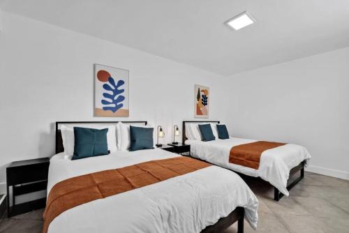 Guestroom, Modern and Chic 3-bedroom Pool Home in Margate