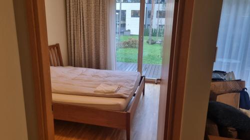 For female quest only! 1 room 30 m2 from apartment