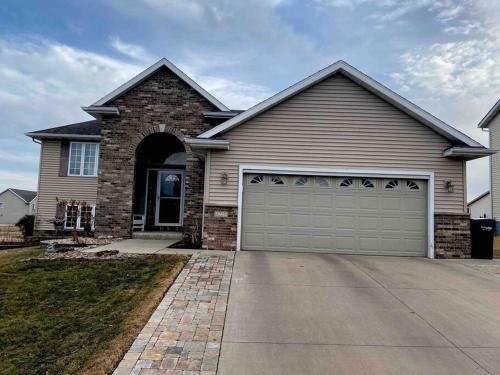 Beautifully Furnished 5-Bedroom