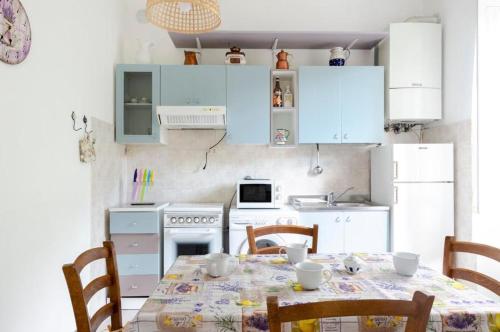  2 appartamenti totale 12 posti letto in Borgonovo di Mezzanego