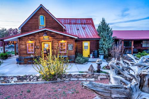 The Loubird Inn - Accommodation - Escalante