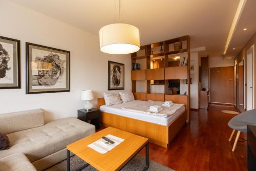 Central Park Apartments - main image