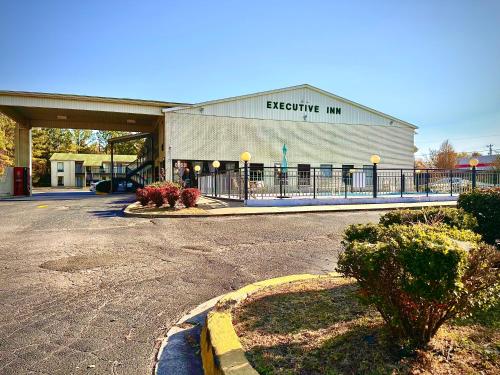 . Executive Inn Chester