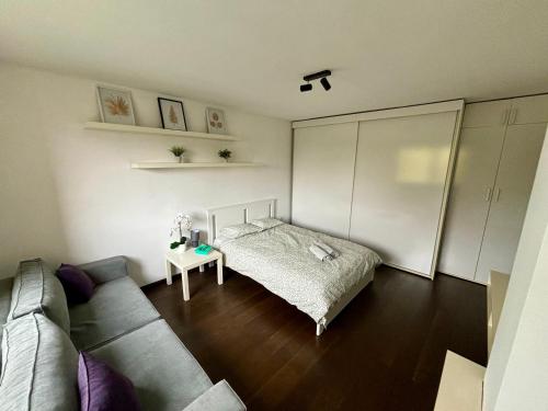 Flat near BTC city - free parking