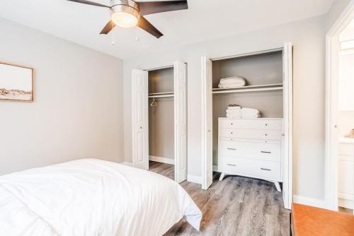 Cozy, Central 1B Apt Close to UC Hospitals, DT in Bellevue, USA