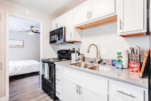 Cozy, Central 1B Apt Close to UC Hospitals, DT in Bellevue, USA