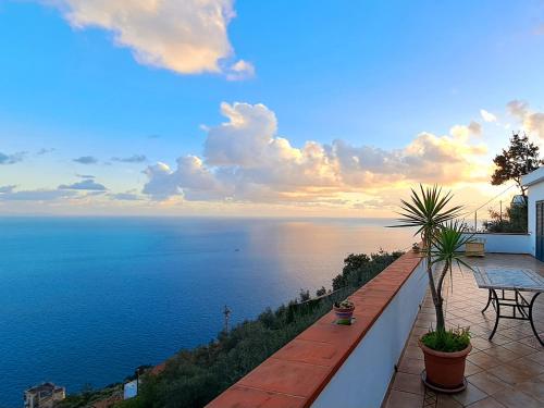 CASALENA Villa a Furore Amalfi coast con grande terrazzo e vista sul MARE in Furore