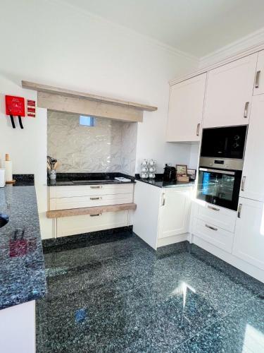 keuken, Chalet do Eléctrico 92' (Chalet do Electrico 92') in Ribeira de Sintra