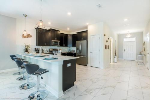 Spacious Haven for Large Families in Champion Gates Resort thumb 2