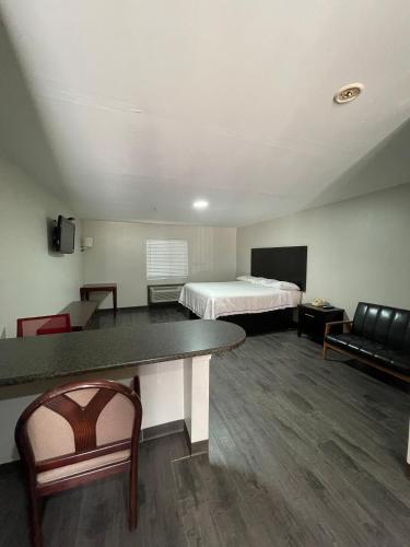 High Falls Inn & Suites in Stockbridge (GA)
