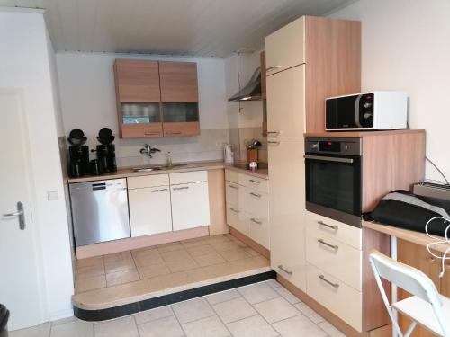Létesítmények, Ferienanlage - Am Moselufer in Krov