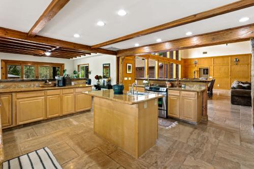 Gorgeous North Fork Cabin Near Bass Lake! Gorgeous North Fork Cabin Near Bass Lake!