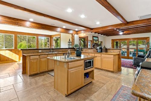 Gorgeous North Fork Cabin Near Bass Lake! Gorgeous North Fork Cabin Near Bass Lake!