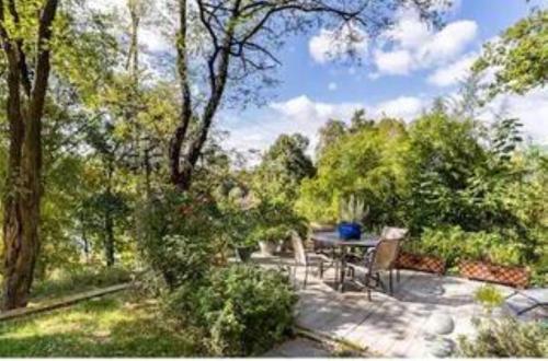 Free Parking on a Private St., Minutes to Georgetown, MedStar Hospital, Georgetown University and mo in แมคลีน (VA)