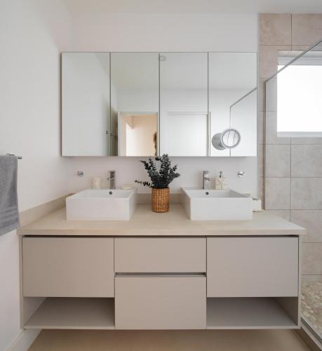 CASA AYLA A - stunning 5BR Ocean view house & infinity pool in Flamingo