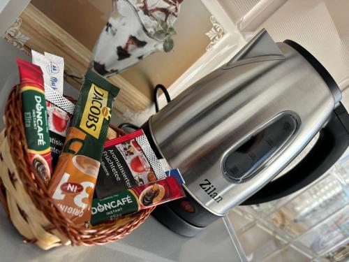 CELINE CONFORT N. D. COCEA