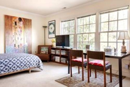 Free Parking on a Private St., Minutes to Georgetown, MedStar Hospital, Georgetown University and more in Washington, USA