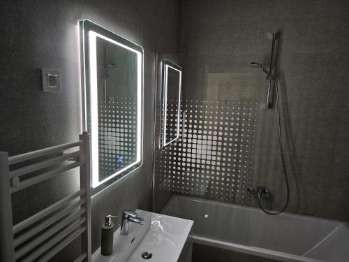 ห้องน้ำ, Apartman Britt in ซาวิกา