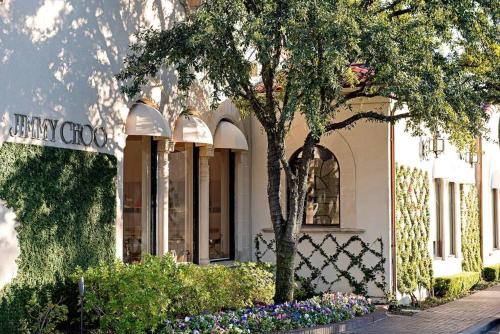 Mr. Nomad: Artistic Abode in Uptown in Оак Лаун